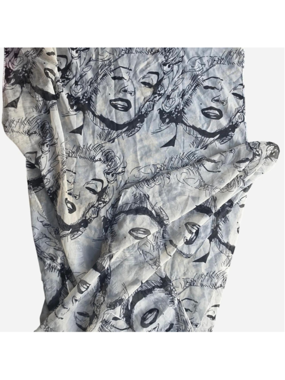 Marilyn Monroe scarf